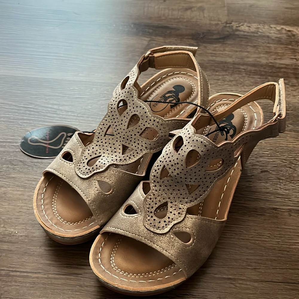 New light weight sandals